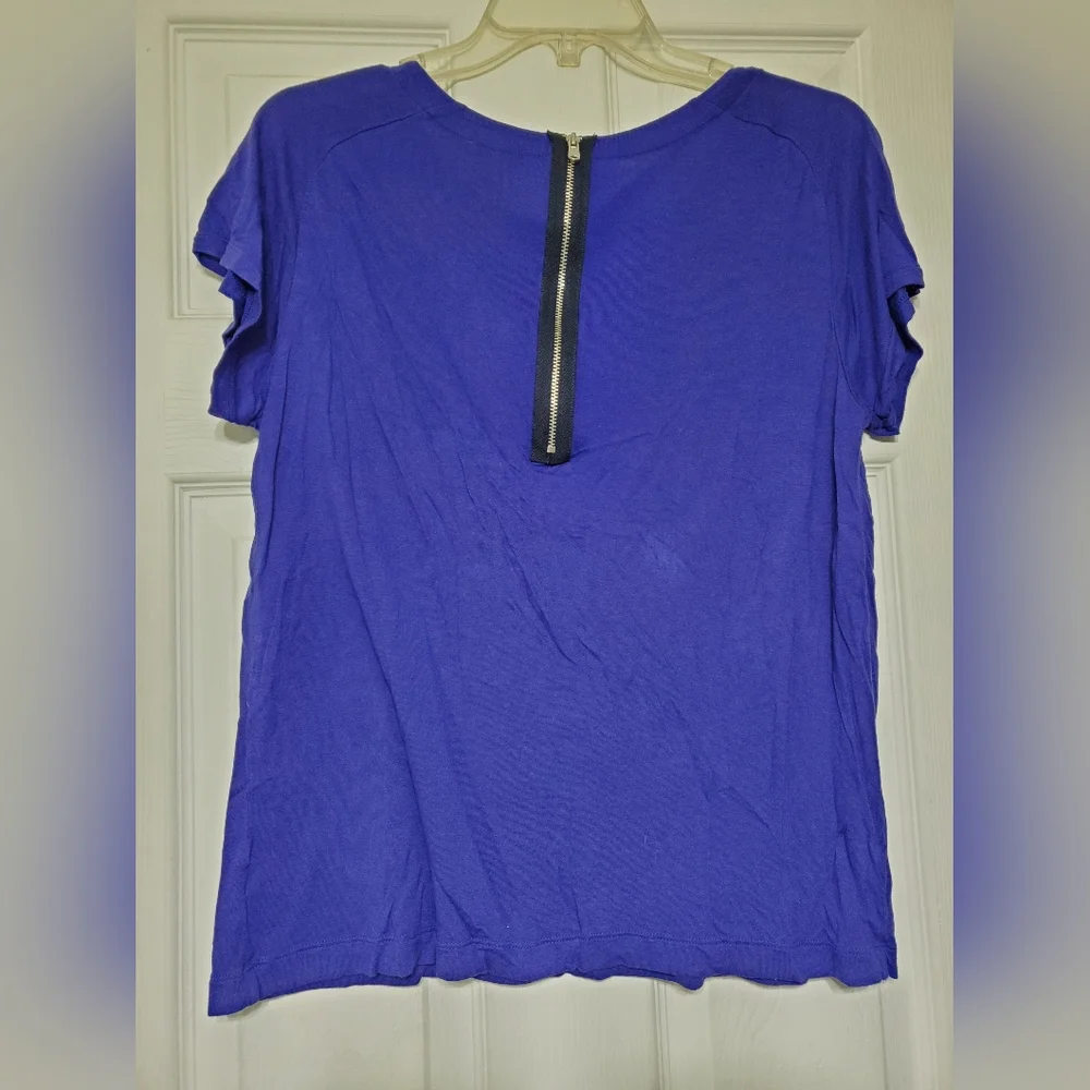 Gap Zipper Tshirt - Picture 2 of 3
